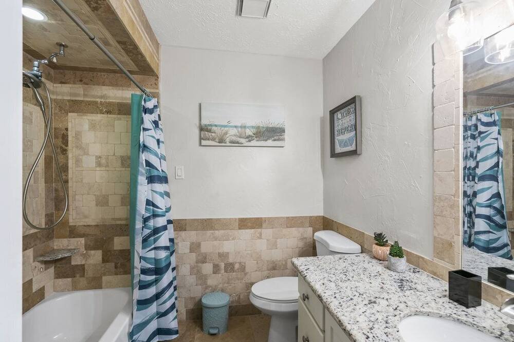 Photo of Bathroom in Highlands