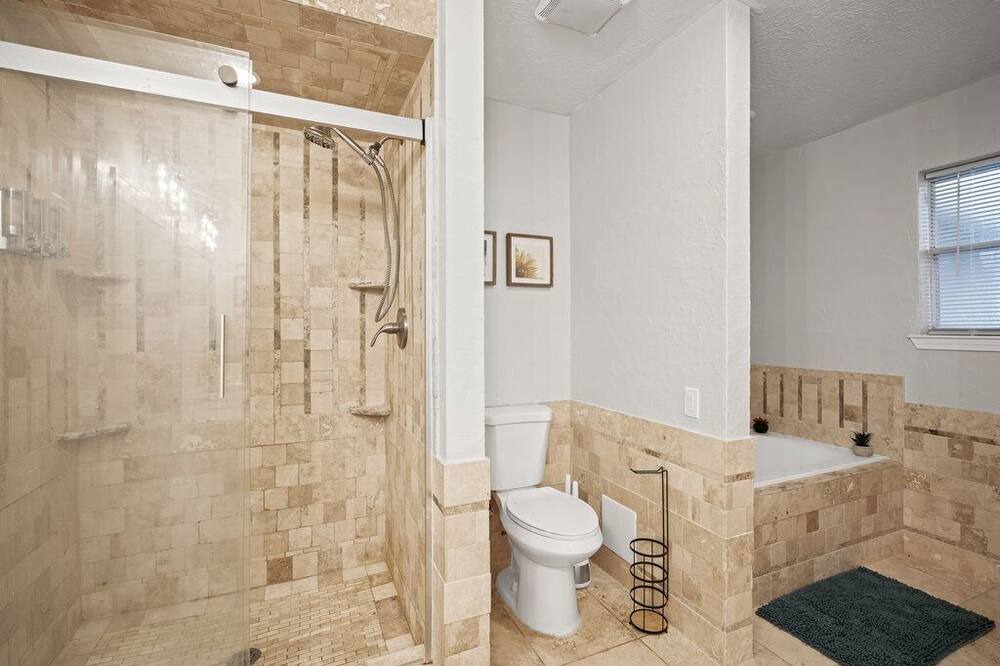 Photo of Bathroom in Highlands