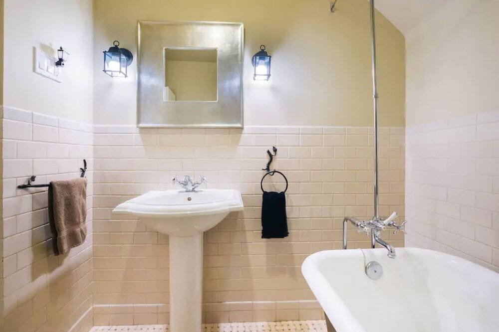 Photo of Bathroom in Riverdale