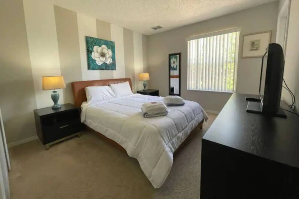 Photo of Bedroom in Lake Berkley