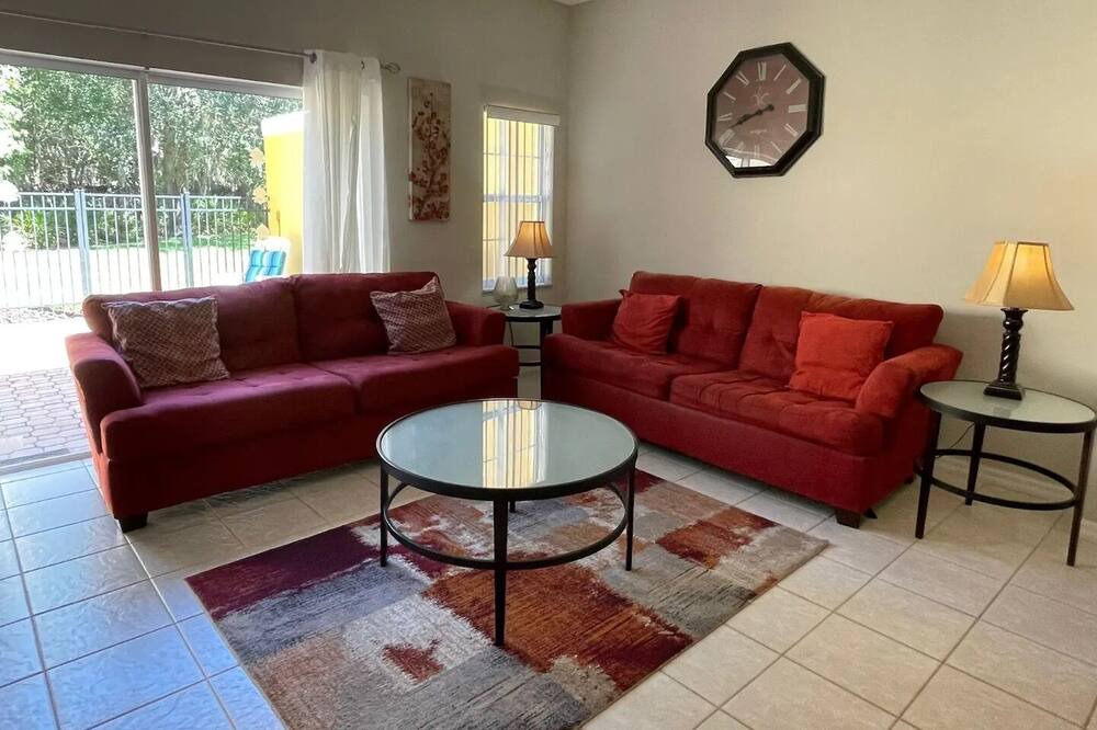 Photo of Livingroom in Lake Berkley