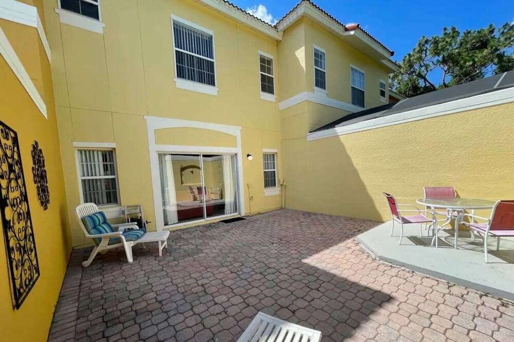 Photo of Patio Balcony in Lake Berkley