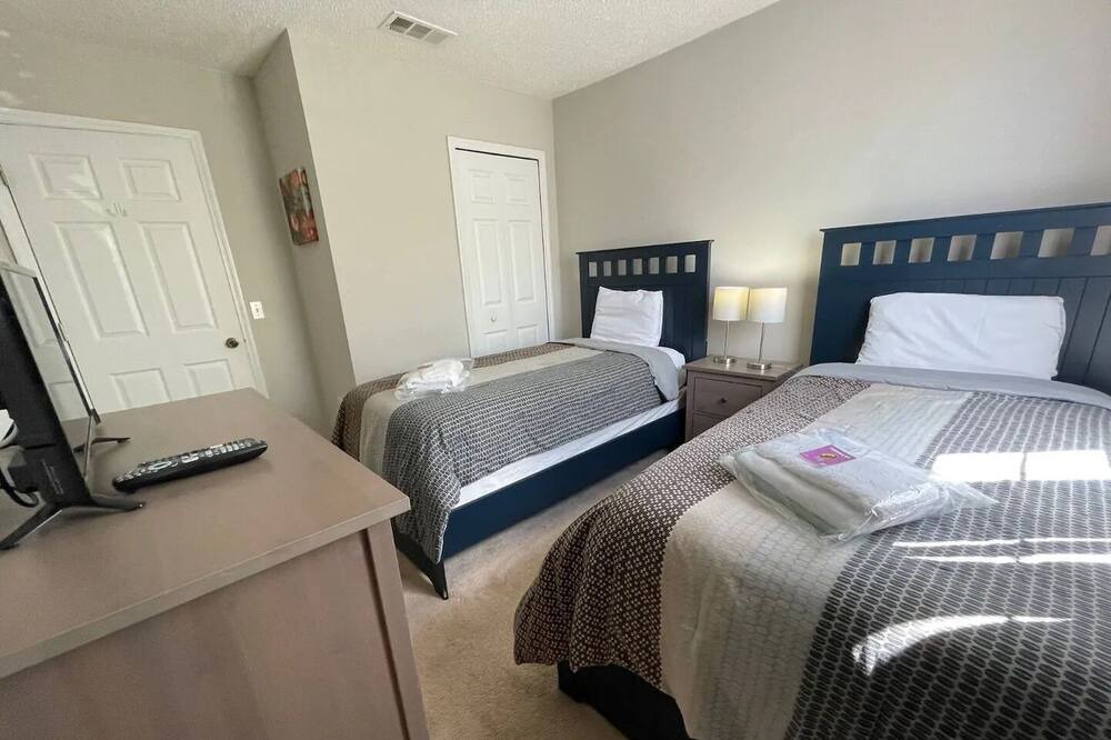 Photo of Bedroom in Lake Berkley