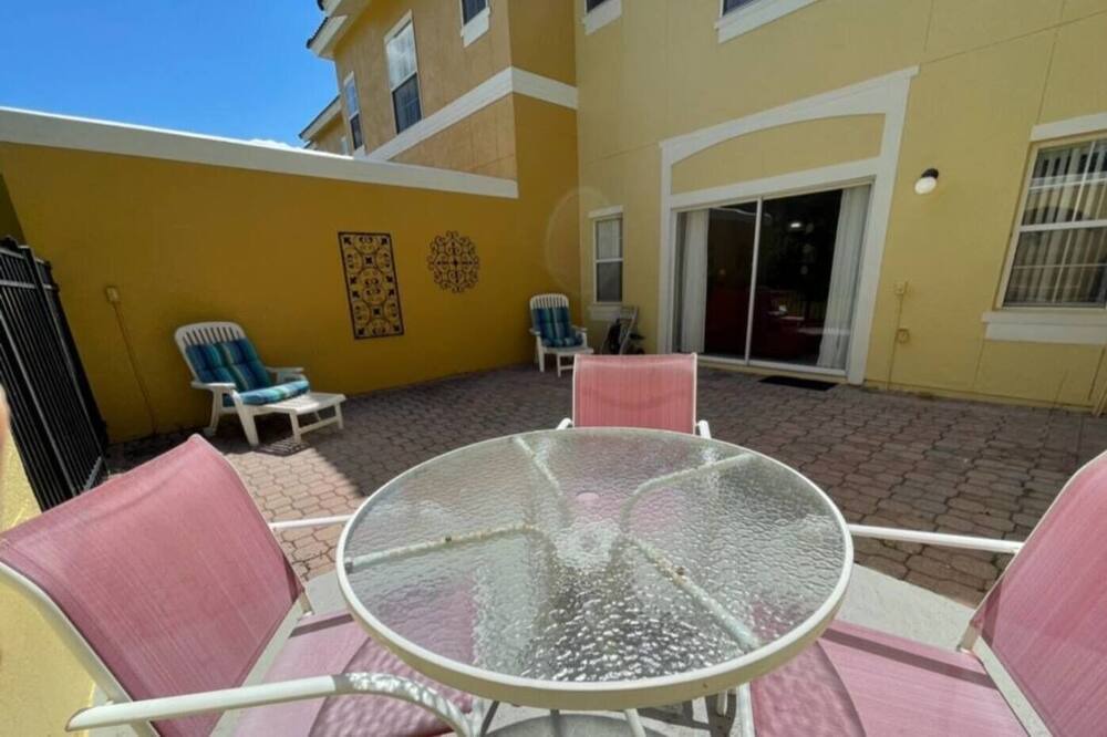 Photo of Patio Balcony in Lake Berkley