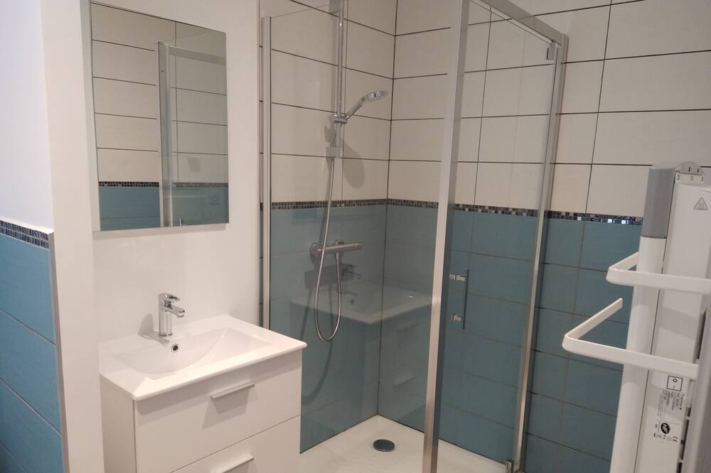 Photo of Bathroom in Rochefort-Montagne