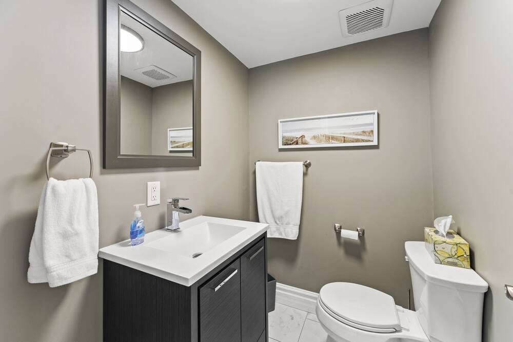 Photo of Bathroom in Amherstburg