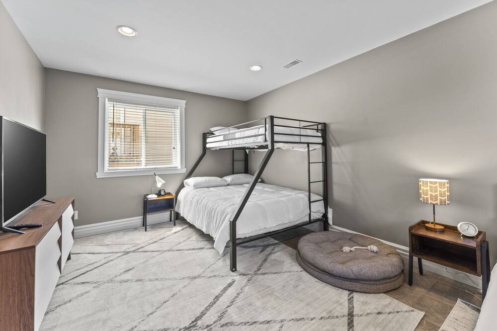 Photo of Bedroom in Amherstburg