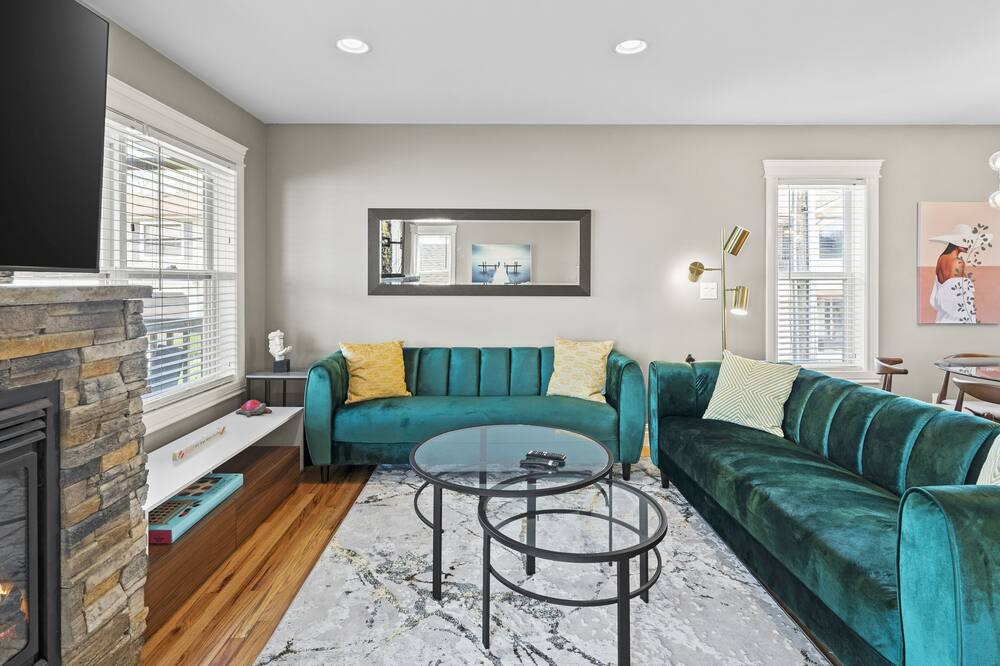 Photo of Livingroom in Amherstburg