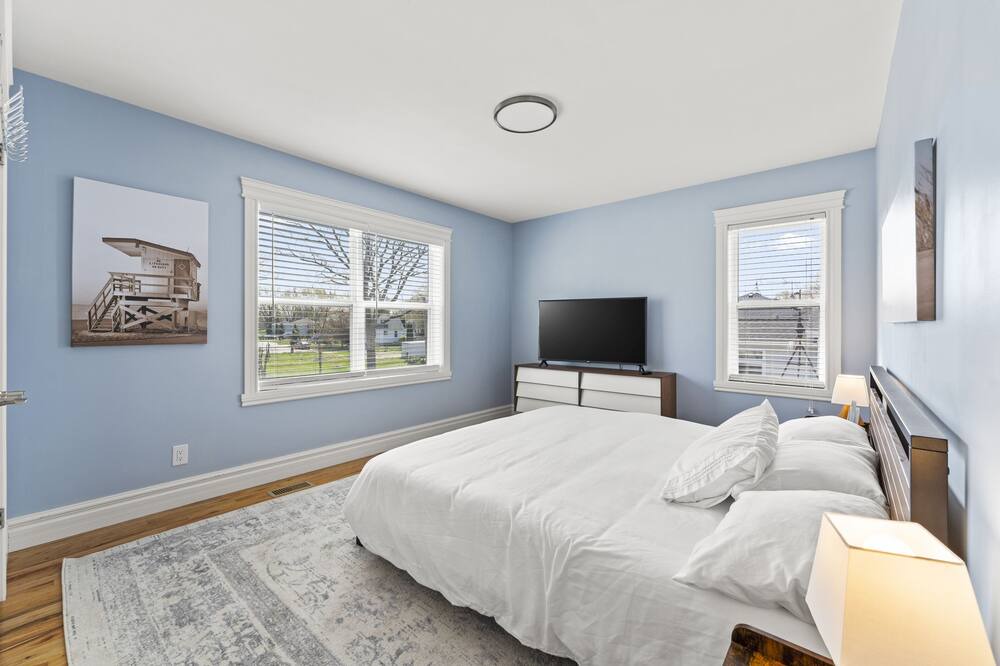 Photo of Bedroom in Amherstburg
