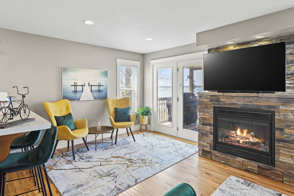 Photo of Livingroom in Amherstburg