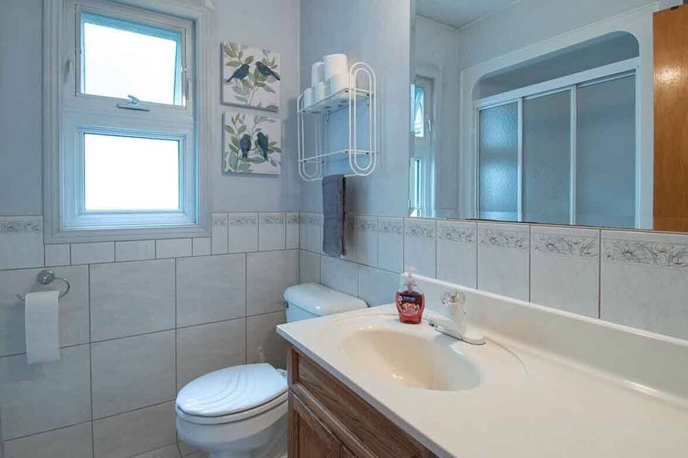Photo of Bathroom in Cloyne