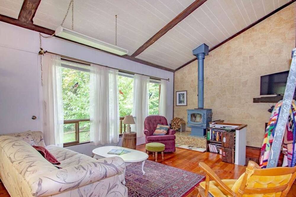 Photo of Livingroom in Huron-Kinloss