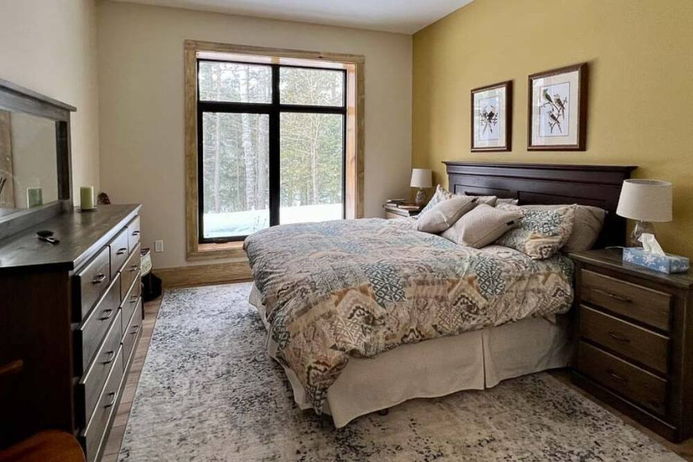 Photo of Bedroom in Kinmount