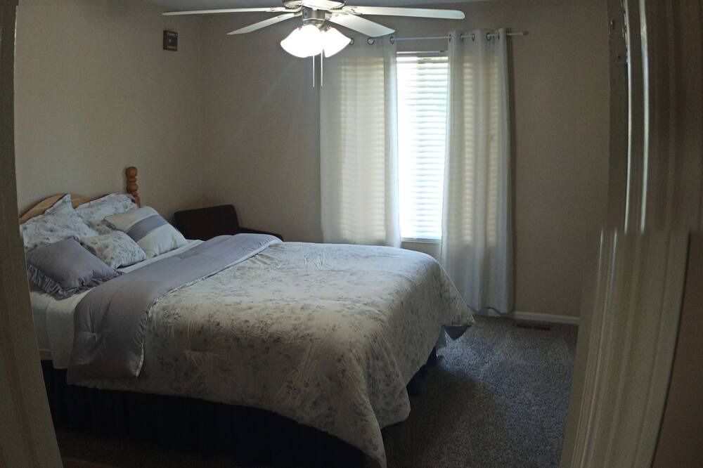 Photo of Bedroom in Goddard