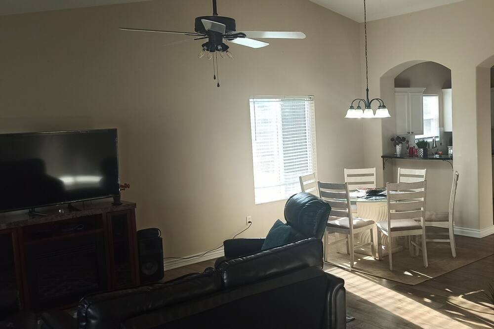 Photo of Livingroom in Goddard