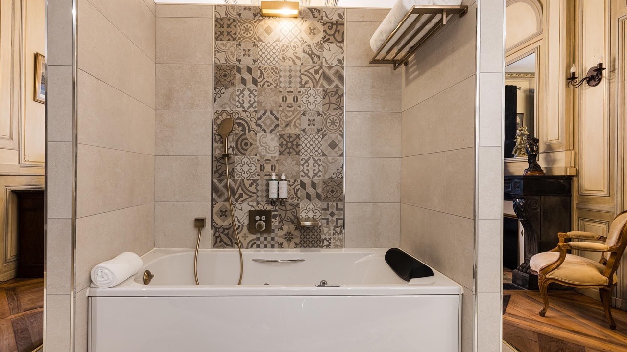 Photo of Bathroom in Sarlat-la-Caneda Historic Center
