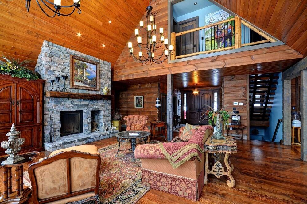 Photo of Livingroom in Eagle Lake