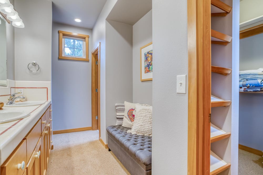 Photo of Bedroom in Kiwanda Shores