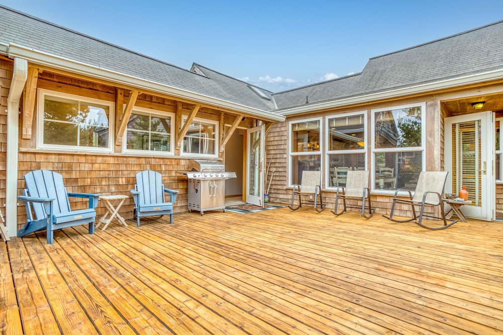 Photo of Patio Balcony in Kiwanda Shores