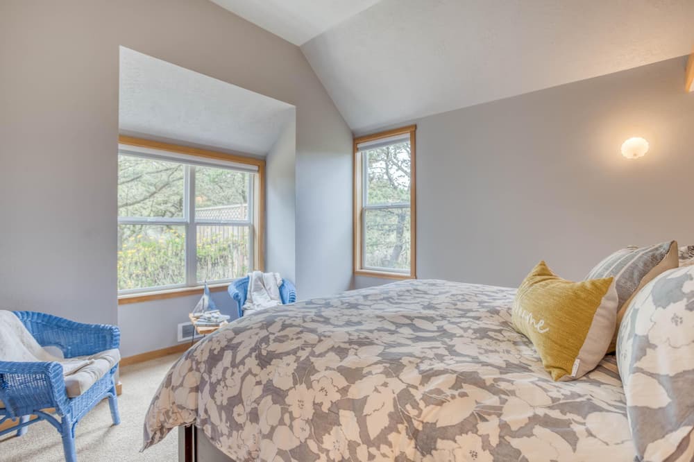 Photo of Bedroom in Kiwanda Shores