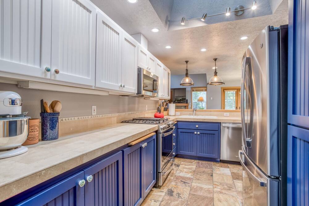 Photo of Kitchen in Kiwanda Shores