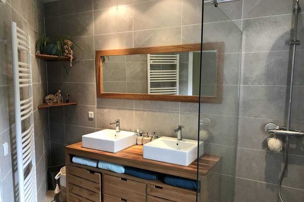 Photo of Bathroom in Saint-Bauzille-de-Montmel