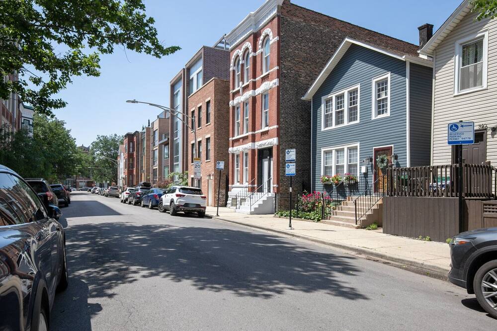 Photo of Outdoor in West Town