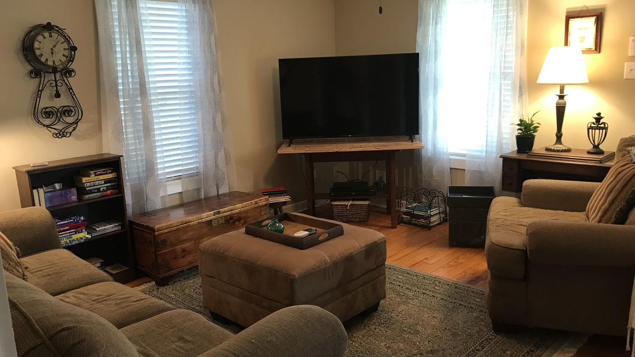 Photo of Livingroom in Milton