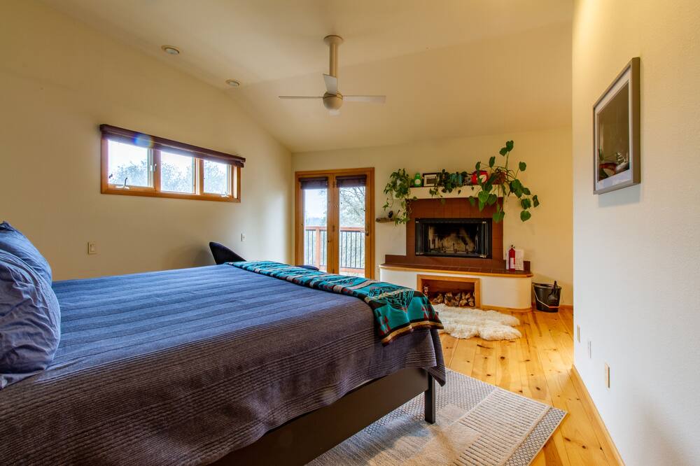 Photo of Bedroom in Mariposa County