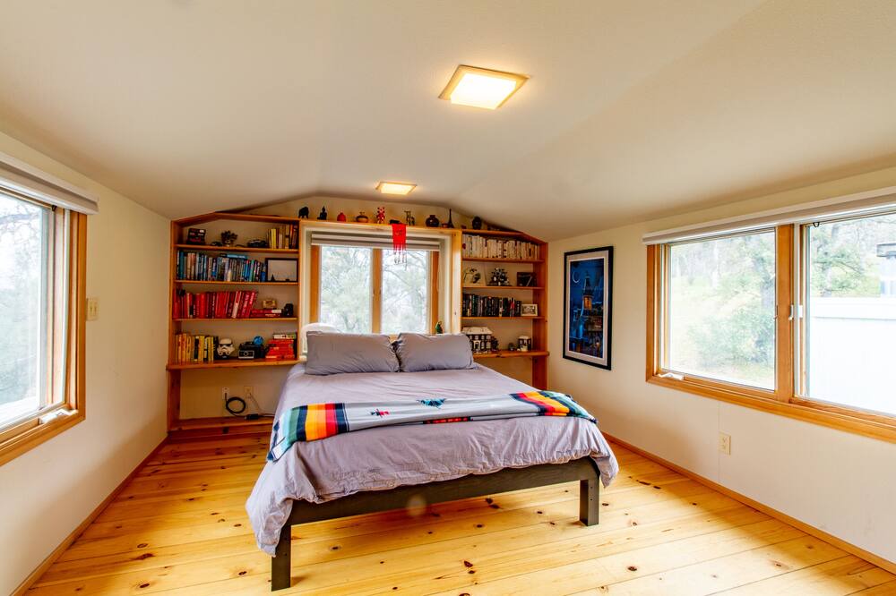 Photo of Bedroom in Mariposa County
