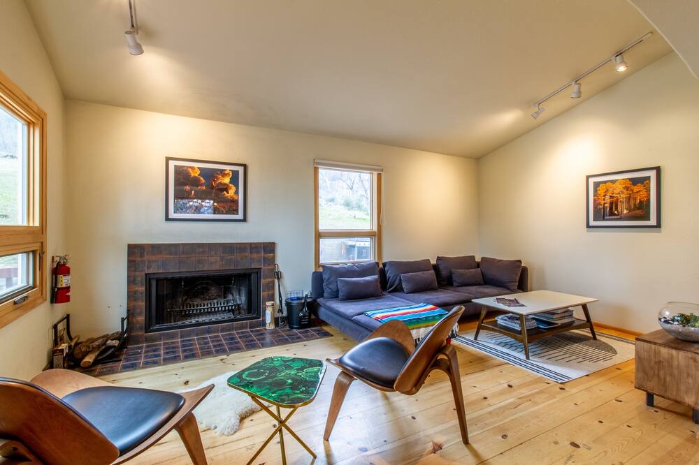 Photo of Livingroom in Mariposa County