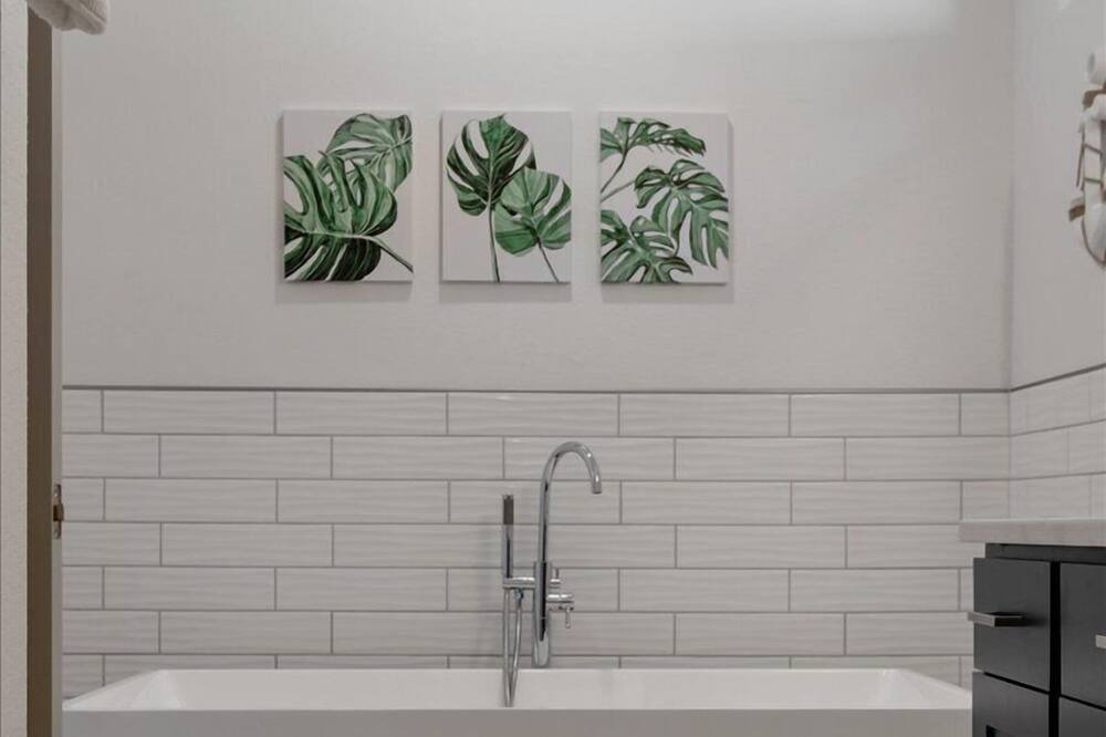 Photo of Bathroom in Royal