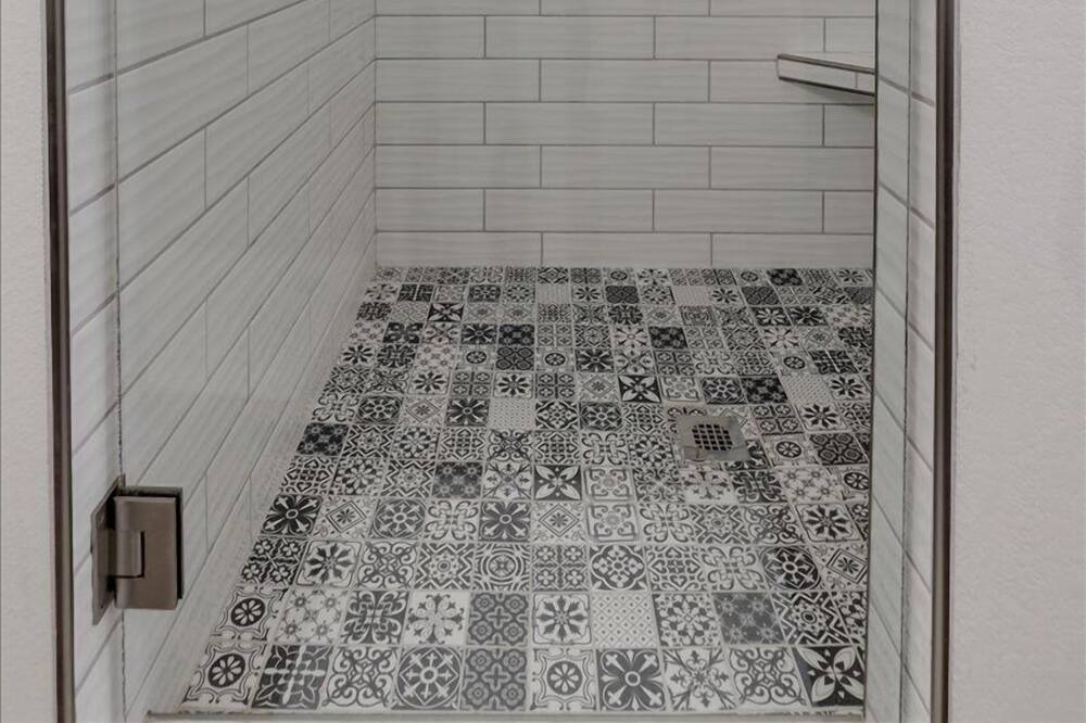 Photo of Bathroom in Royal