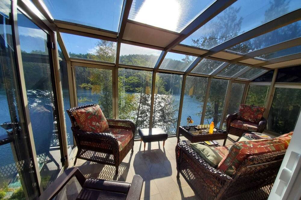 Photo of Patio Balcony in Val-des-Bois
