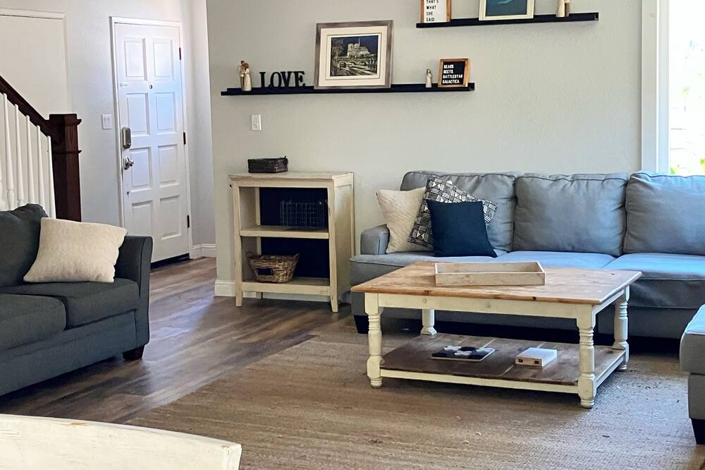 Photo of Livingroom in Country Club