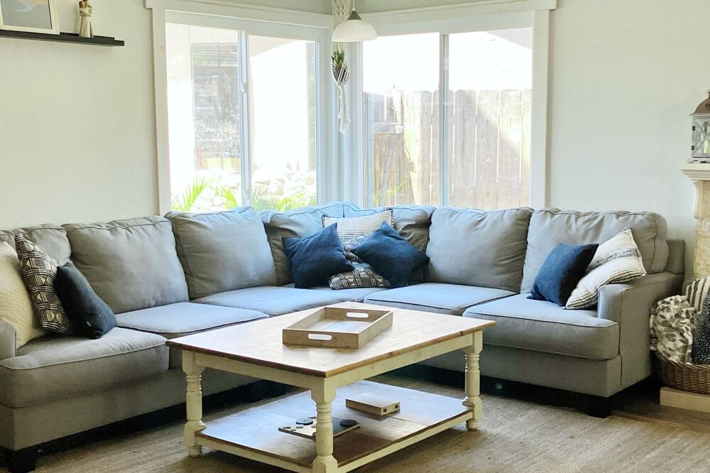Photo of Livingroom in Country Club