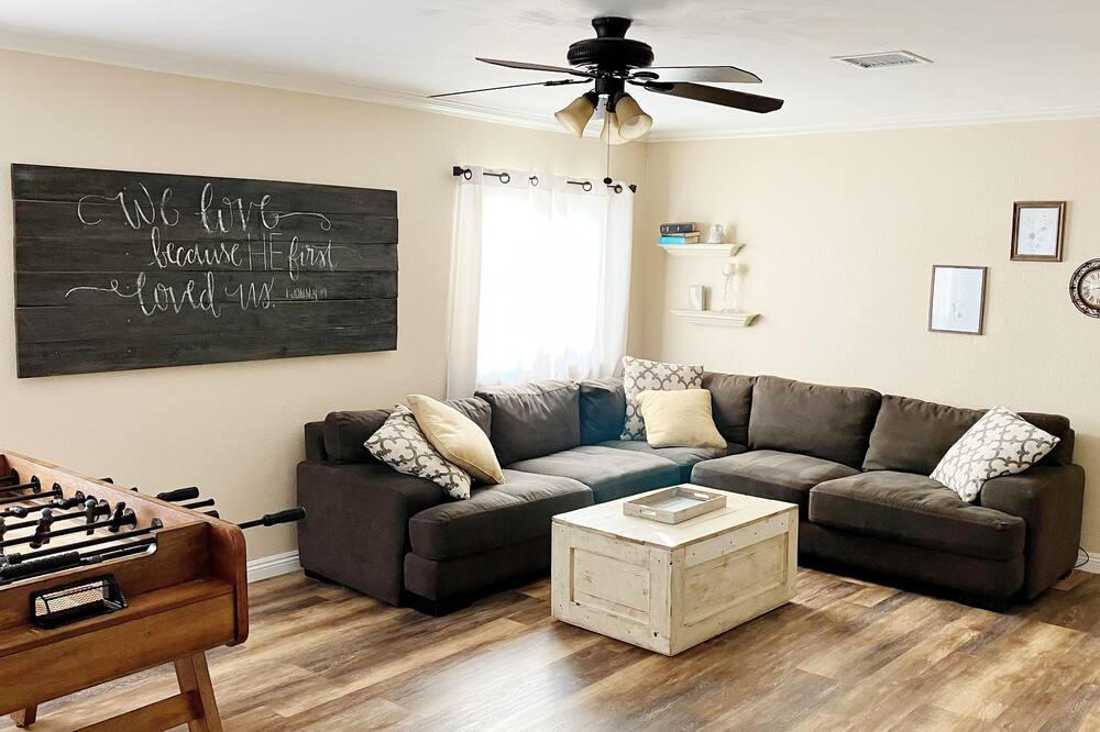 Photo of Livingroom in Country Club