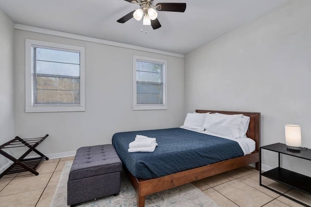 Photo of Bedroom in Anniston