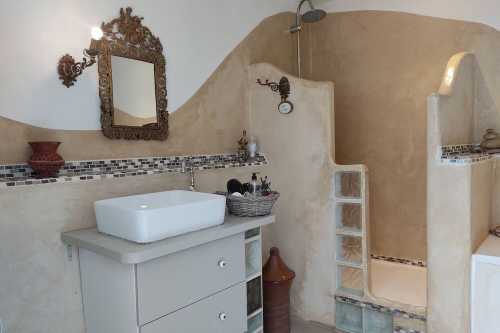 Photo of Bathroom in Moissac