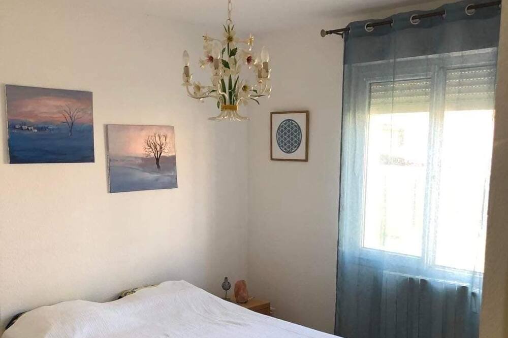 Photo of Bedroom in Montaren-et-Saint-Mediers