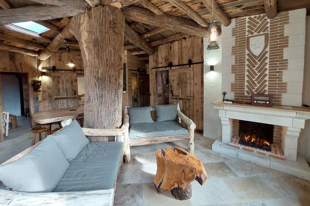 Photo of Livingroom in Crouy-sur-Cosson