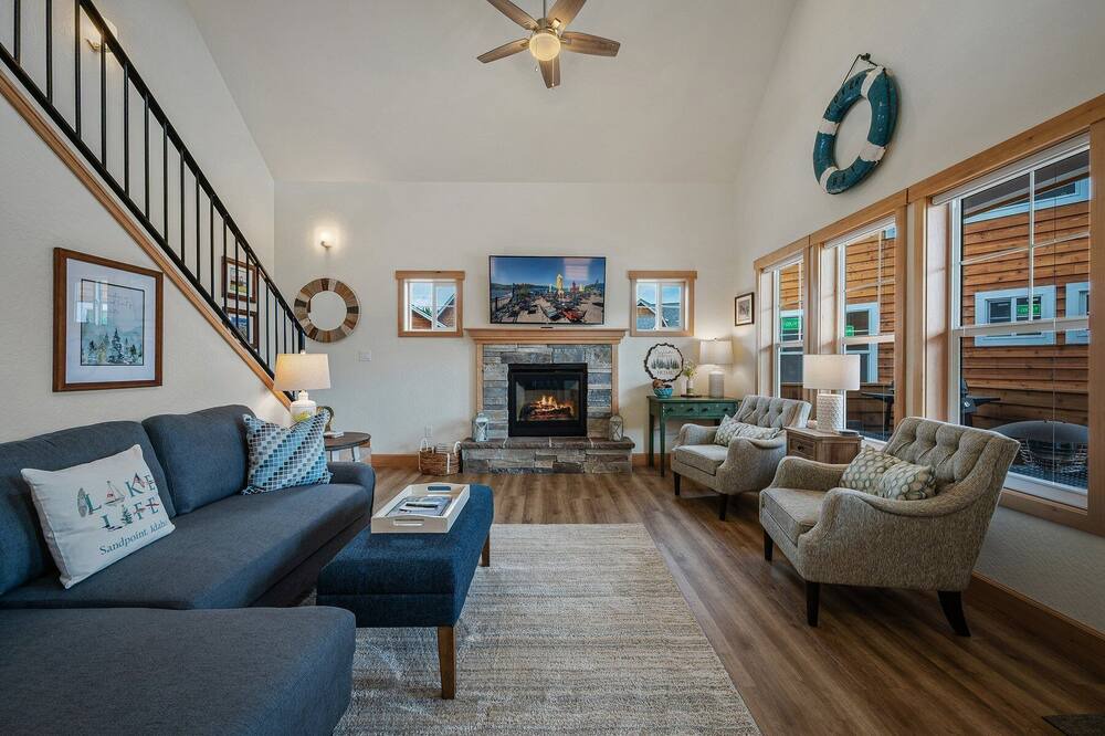 Photo of Livingroom in Dover Bay