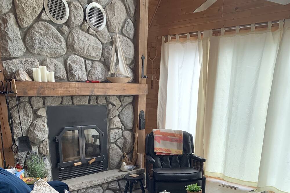 Photo of Livingroom in Shuniah