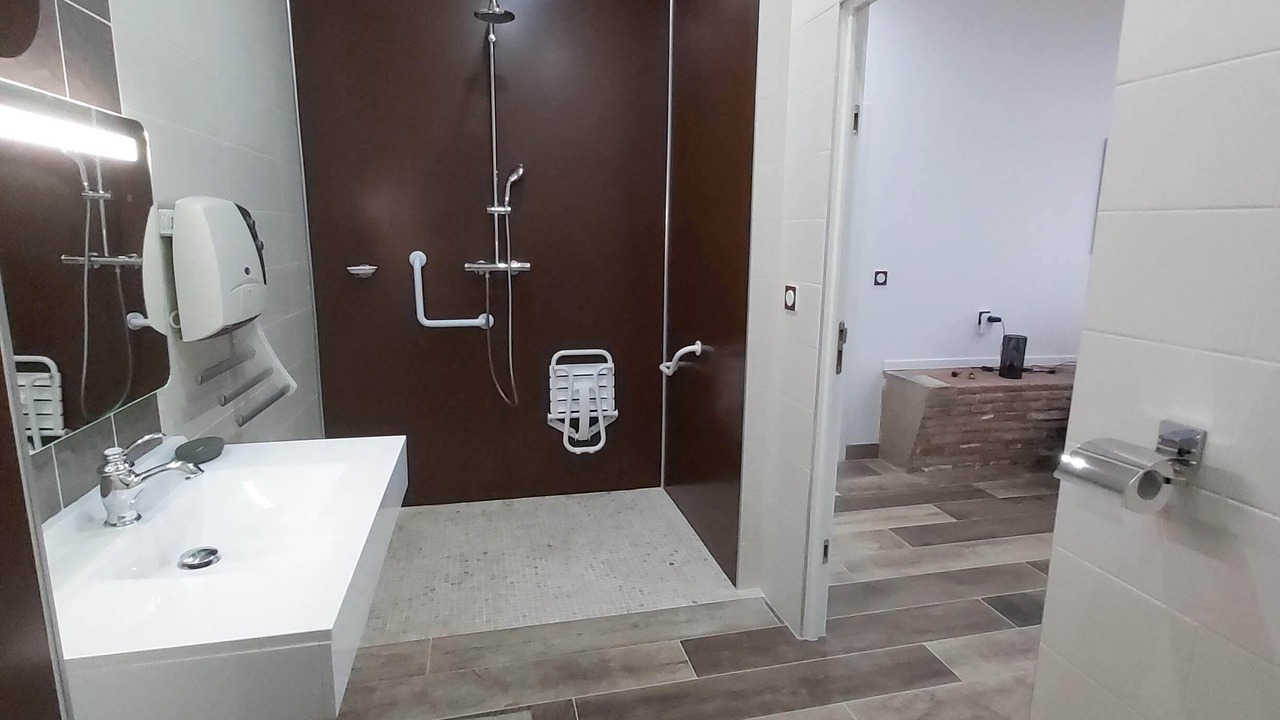 Photo of Bathroom in Fronton