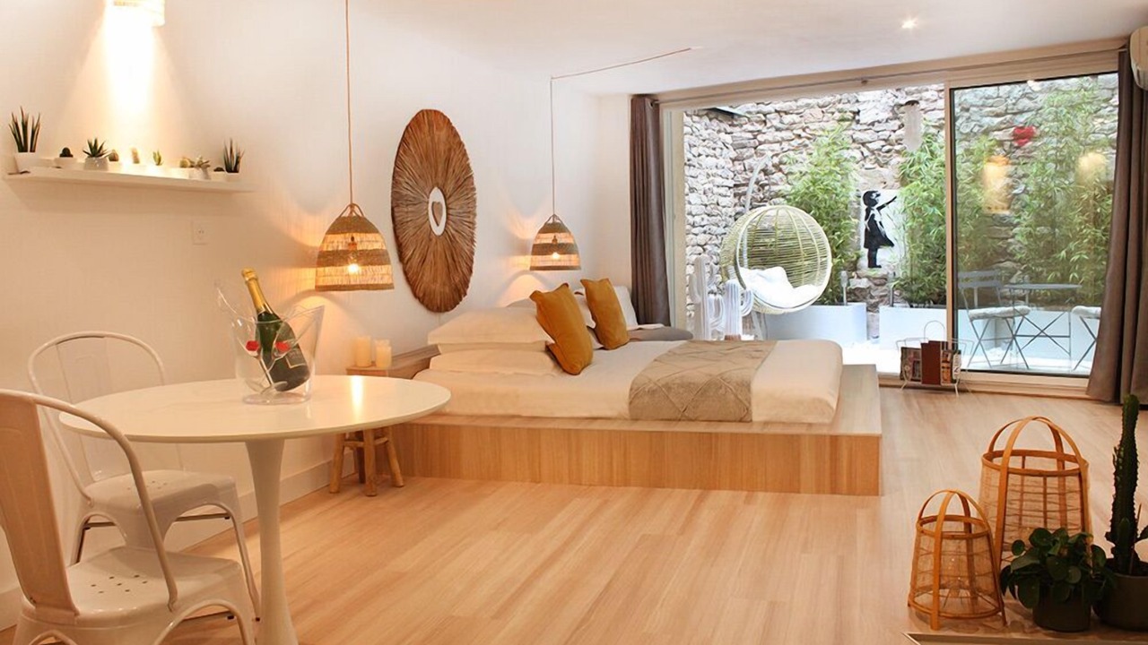 Photo of Others in Nimes City Centre