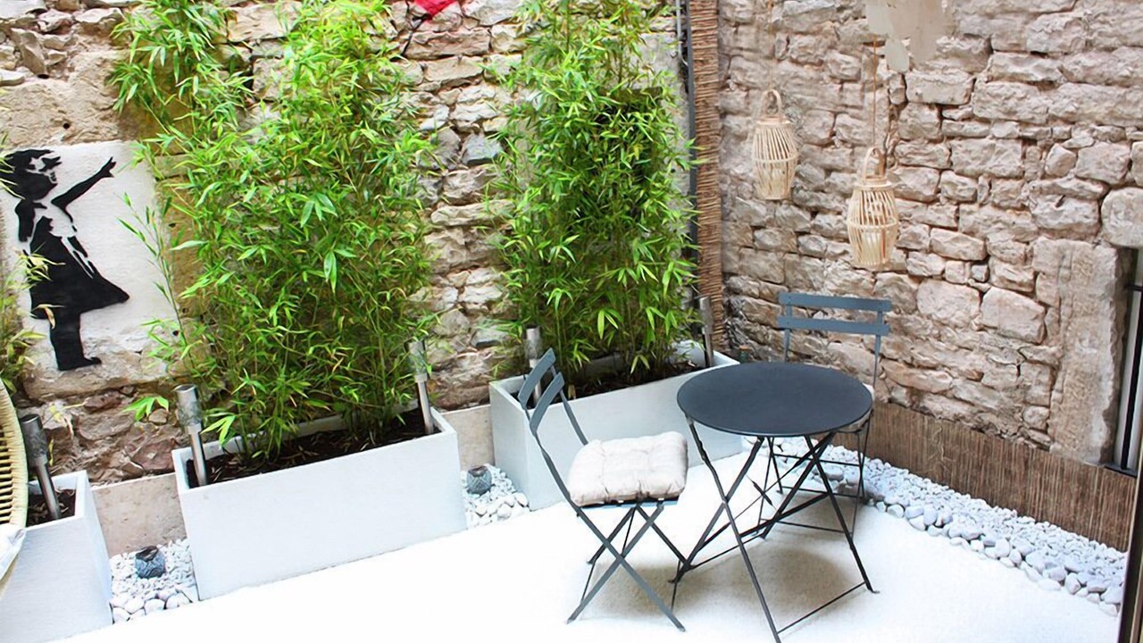 Photo of Patio Balcony in Nimes City Centre