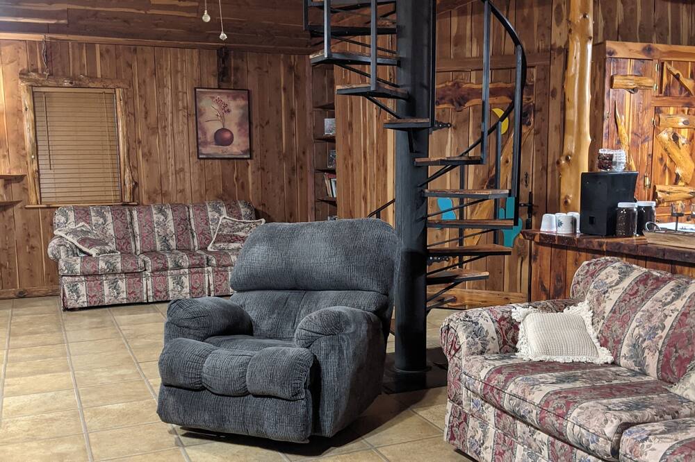 Photo of Livingroom in Compton