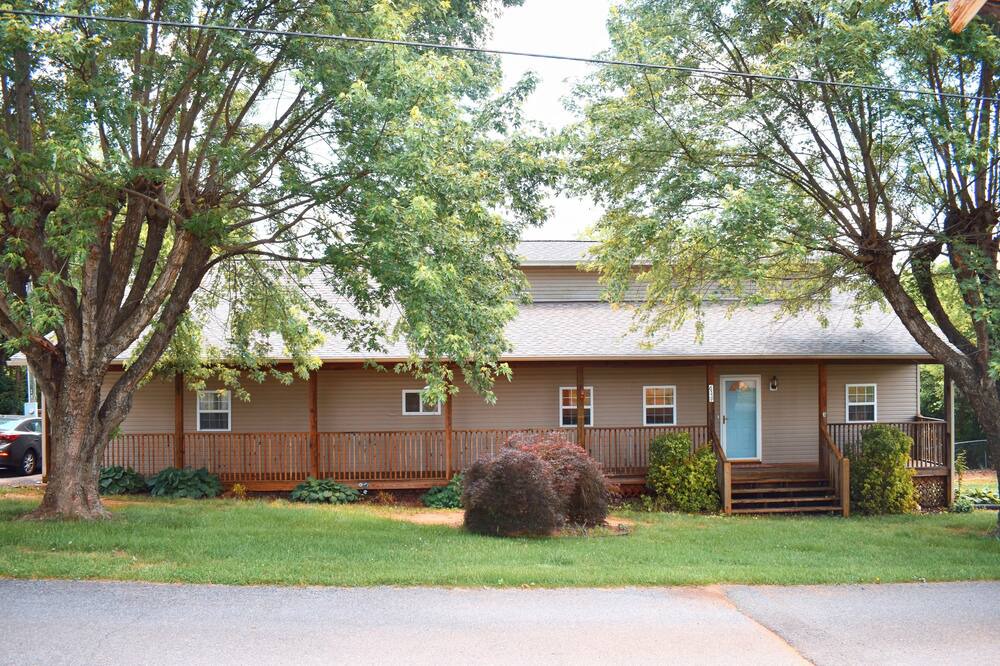 Photo of Outdoor in Fairlawn