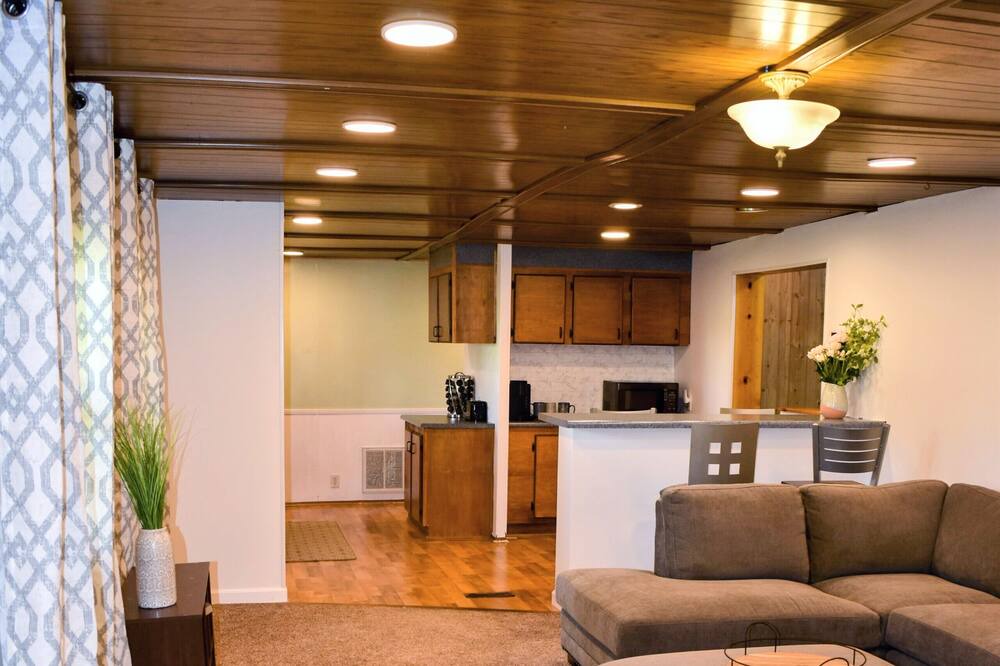 Photo of Livingroom in Fairlawn
