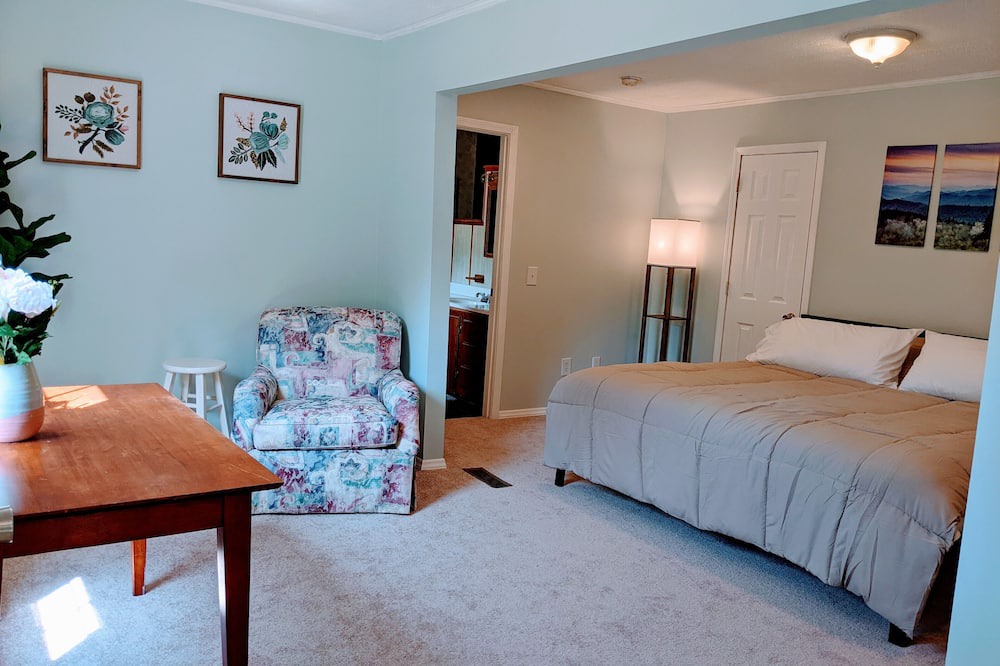 Photo of Bedroom in Fairlawn